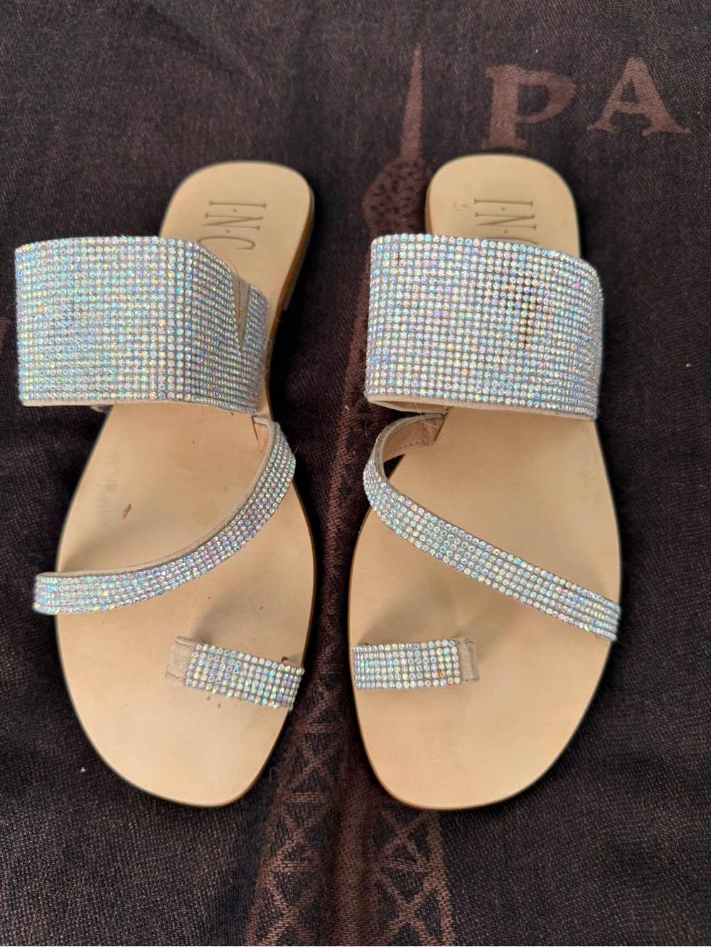 INC International Concepts Bling Rhinestone Flat Sandals Size 7 Toe Loop Crystal